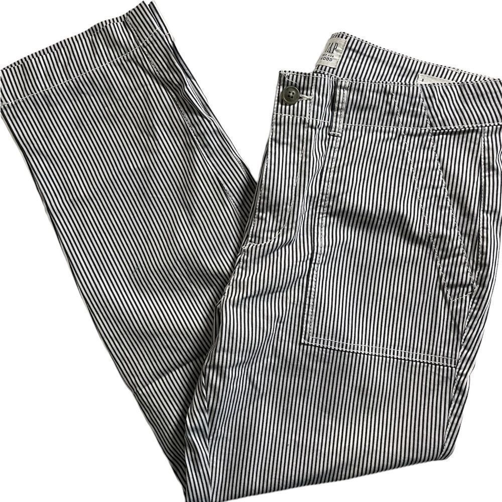 Gap Woman’s Sz 8 Girlfriend Khaki Pants Stripe White Gray Stretch Pockets